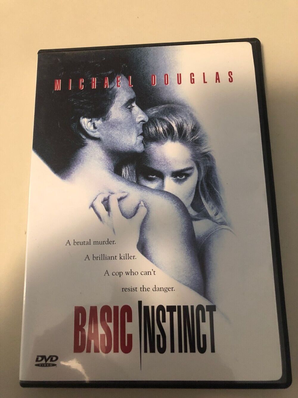 Basic Instinct (DVD, 1997- Vintage -‎ Rated R) Michael Douglas- Sharon Stone